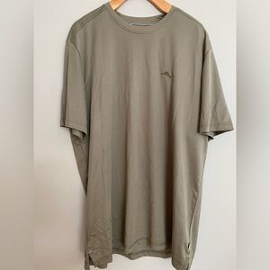 Tommy Bahama Short Sleeve Crew Neck T-Shirt Men's Size Medium Tea Leaf New